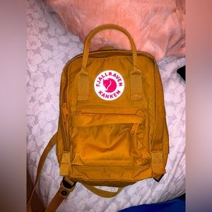 Fjall Raven Kanken Mini Backpack!!!! COLOR is Acorn